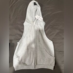 ZARA SLEEVELESS ZIP UP